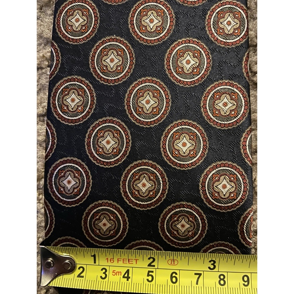 Jos A Bank Executive Collection Neckwear Tie Black Medallion AOP 100% Silk JBHS - Picture 3 of 5